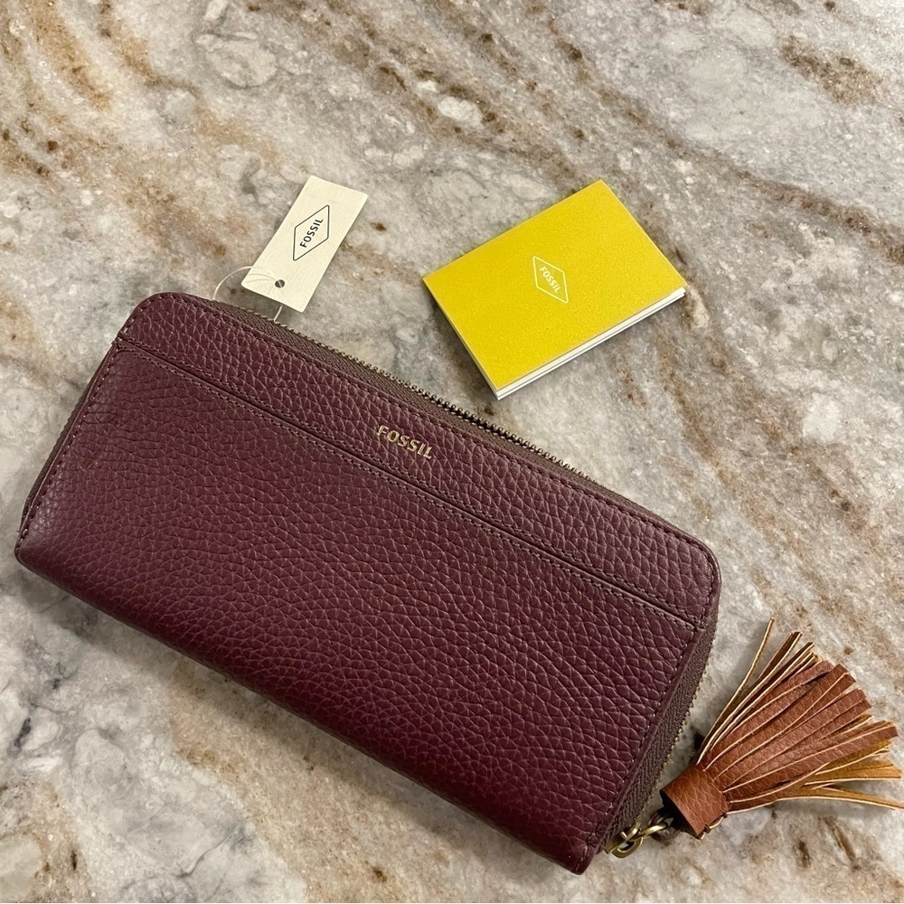 NWT Fossil Tara Clutch Zip Around Leather Wallet in Fig
